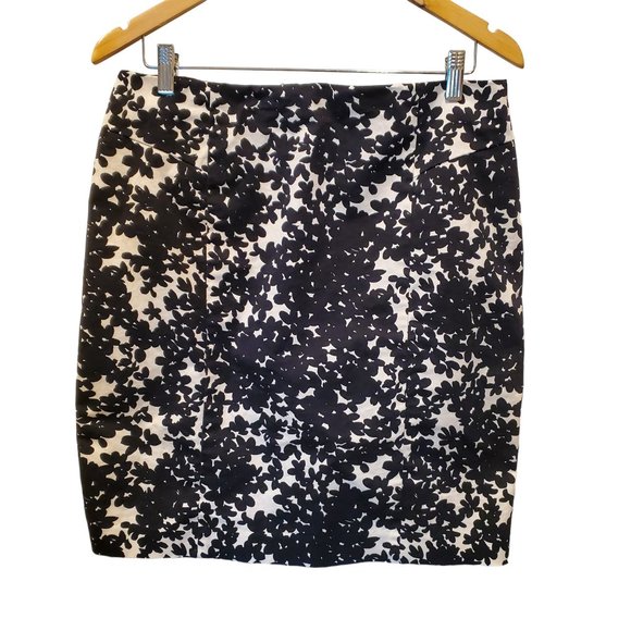 Ann Taylor black and white floral skirt. Size 12. Very‎ good condition. - Picture 1 of 7